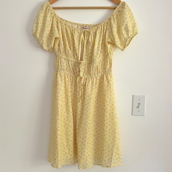 WAYF Sinclair Ditsy Floral Yellow Off The Shoulder Linen Mini Dress Tie Front - Picture 6 of 16